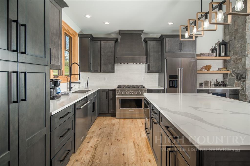 68 Fernwood Trail Elk Park, NC 28622
