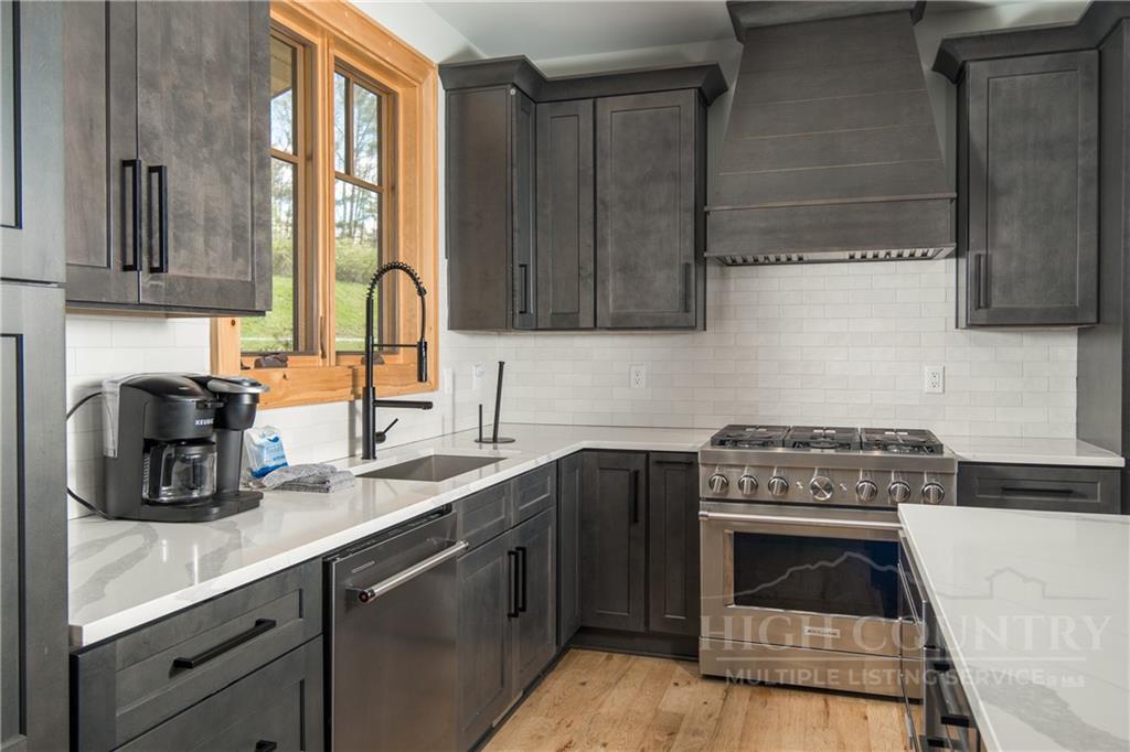 68 Fernwood Trail Elk Park, NC 28622