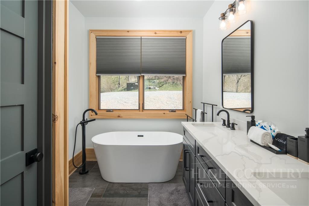68 Fernwood Trail Elk Park, NC 28622